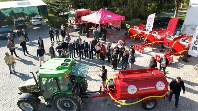 Nallıhan'da Bilinçli Toplum Güvenli Ormanlar Projesi başladı: Mahallelere yangın tankerleri teslim edildi!