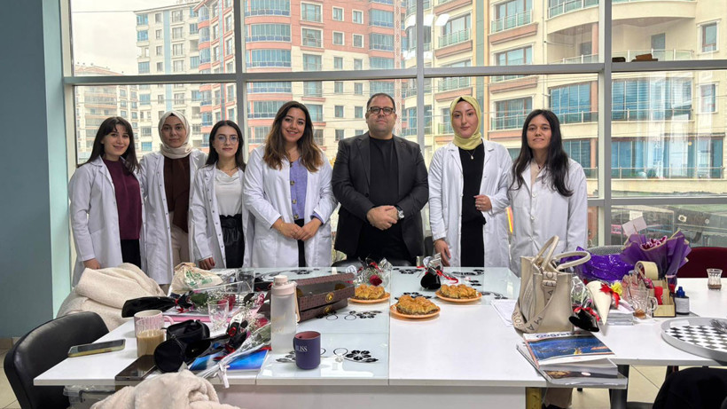 Pursaklar'da Öğretmenler Günü’ne özel anlamlı kutlamalar