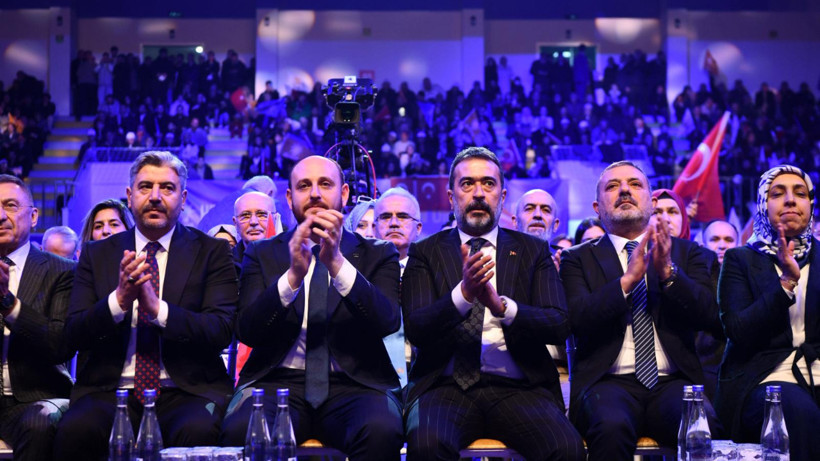 AK Parti Ankara’dan yeni saha hamlesi: “Her eve bir AK Elçi”