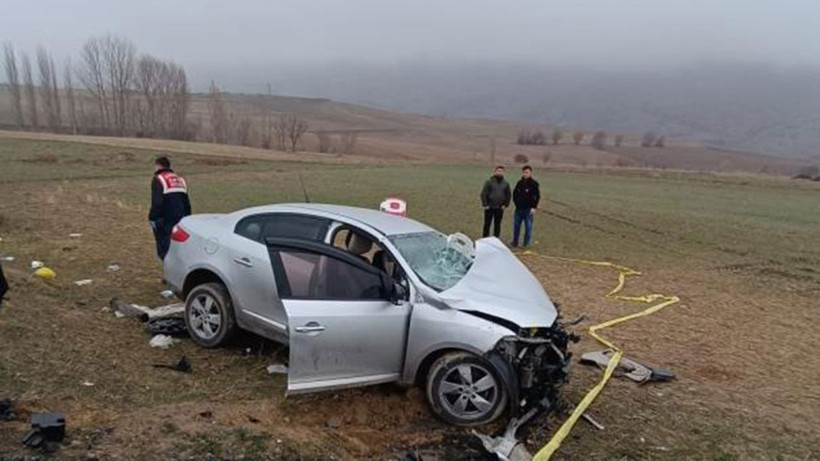 Yozgat'ta feci kaza: Otomobiller çarpıştı, ortalık savaş alanına döndü!