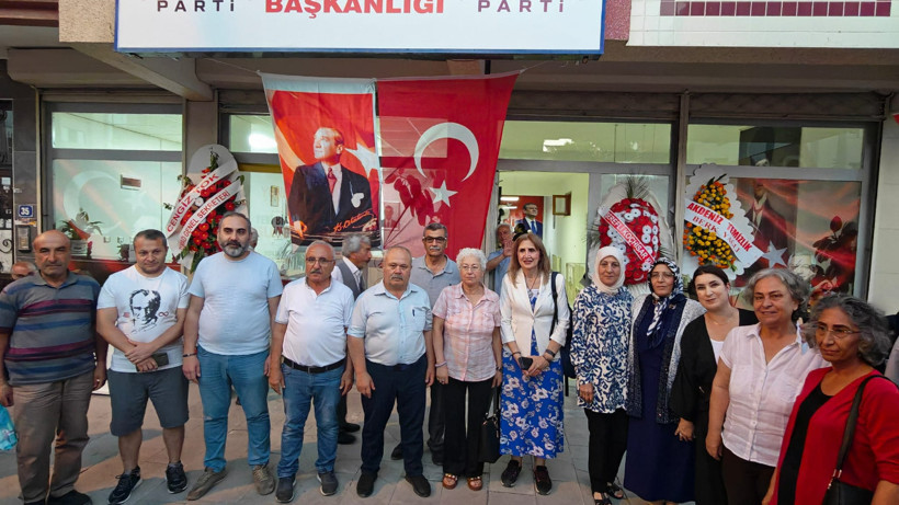 Ankara'da ilk adım Pursaklar'dan geldi: Yeni Parti ilçe binası açıldı!