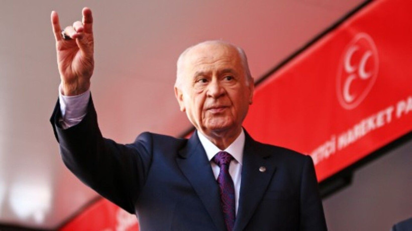 MHP 'de İstifa Depremi - Resim: 1