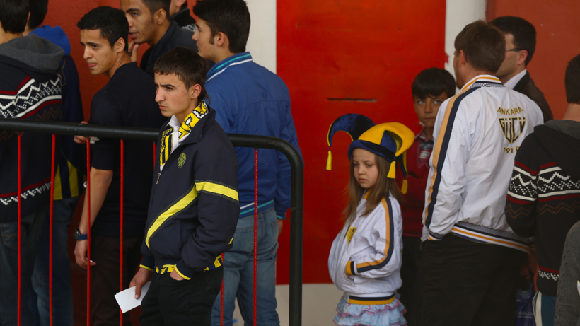 ANKARAGÜCÜ Tutkusu Sınır Tanımadı! Kaleci Kaçırdılar, Tribün İşgal Ettiler - Resim: 9