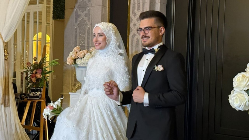 Ankara’da siyaset ve medya dünyasını buluşturan görkemli düğün töreni! Gazeteci Ünal Özdem'in oğlu evlendi! - Resim: 1