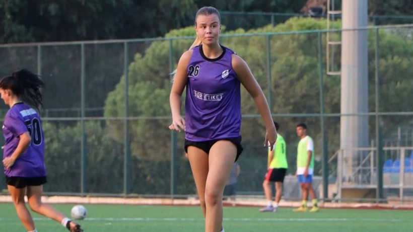 İşte karşınızda Turgutluspor'un kadın antrenörü: 22 yaşında tarih yazdı! - Resim: 2