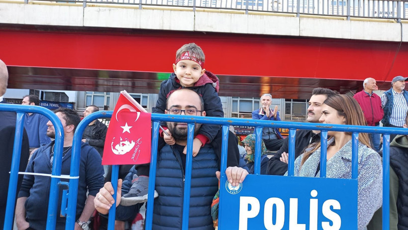 Ankara sokaklarında Cumhuriyet rüzgarı! 102. yıl kutlamalarından renkli kareler - Resim: 13