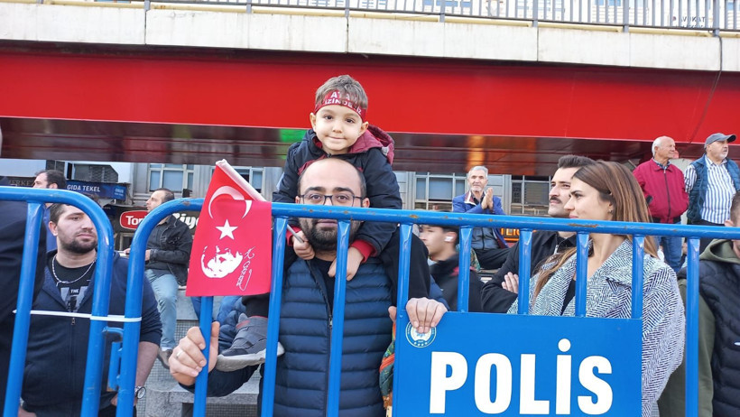 Ankara sokaklarında Cumhuriyet rüzgarı! 102. yıl kutlamalarından renkli kareler - Resim: 12