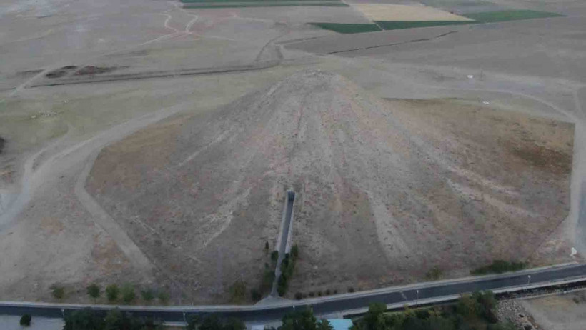 Başkent’in binlerce yıllık gizemli piramitleri - Resim: 5