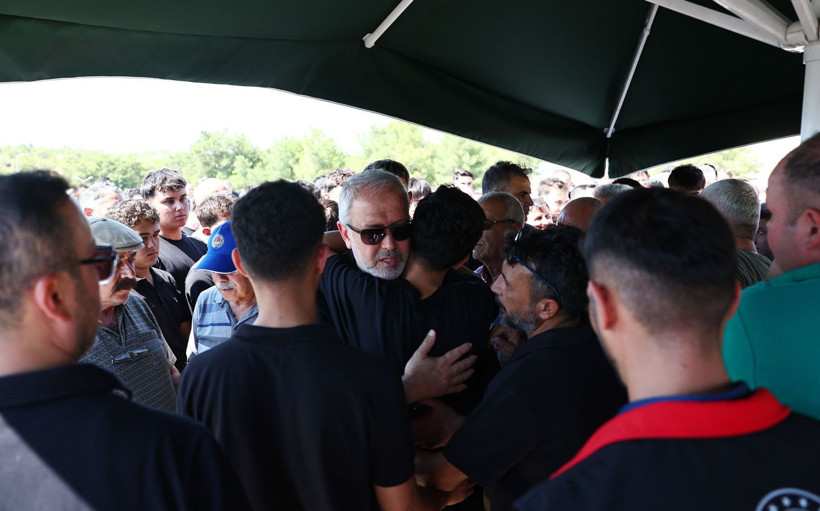 Fenerbahçe-Beşiktaş maçında kalp krizi geçiren Gazi Gerçek Yaşar son yolculuğuna uğurlandı - Resim: 4