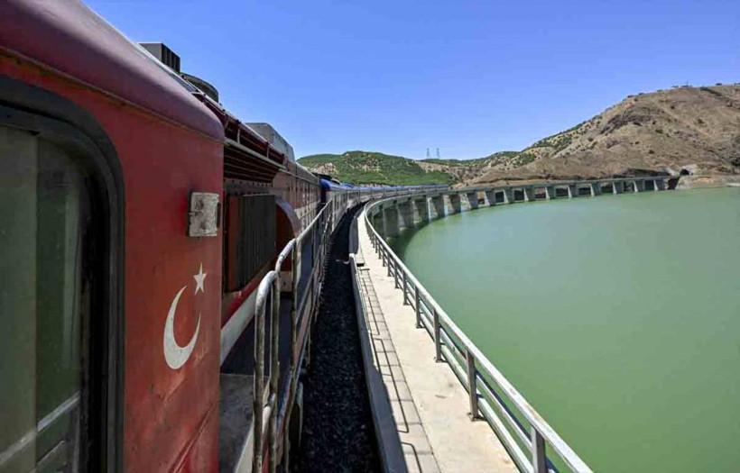 Van Gölü Ekspresi, yolcularına eşsiz manzaralar sunuyor - Resim: 9