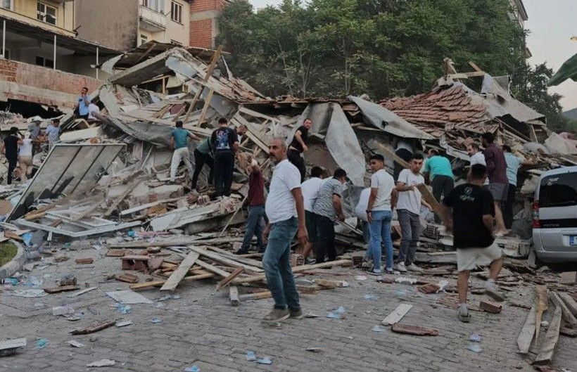 Üşümezsoy depremden korkmadan uyuyacağı şehri açıkladı - Resim: 3