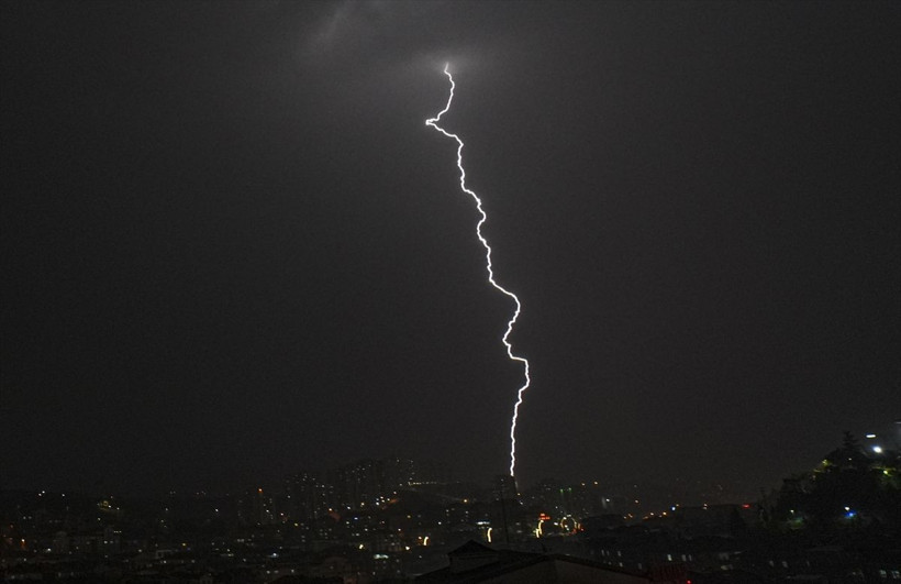 Ankara'da gök yarıldı! İşte başkentteki sağanaktan insan manzaraları - Resim: 9