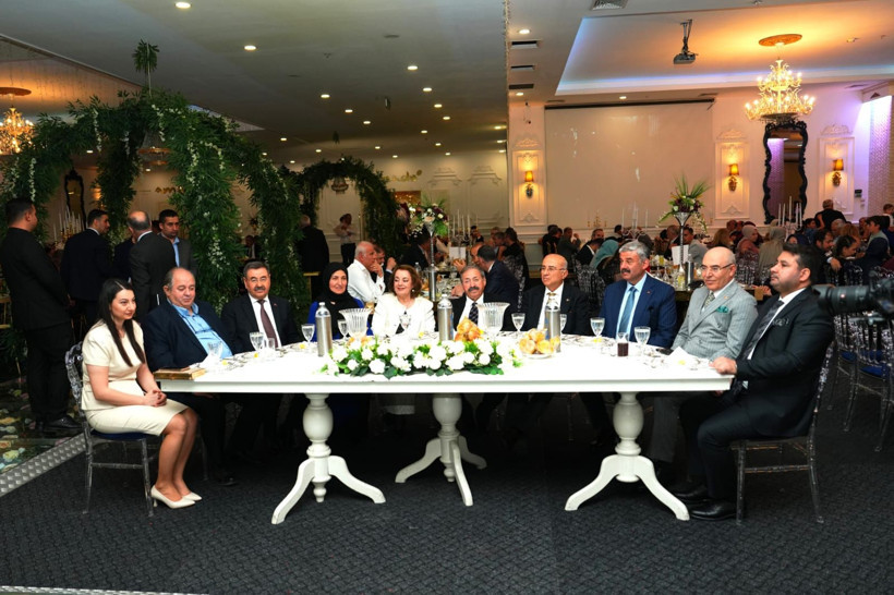 Özdemir ve Yemenoğlu Ailelerinden Ankara'da rüya gibi düğün - Resim: 6