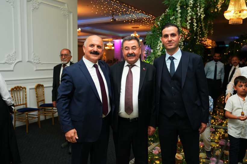 Özdemir ve Yemenoğlu Ailelerinden Ankara'da rüya gibi düğün - Resim: 8