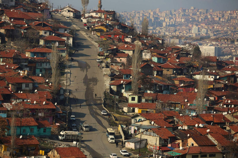 Çinçin, Düttürü Dünya’da yaşayacak: Yenidoğan dönüşümle tarihe karıştı - Resim: 16