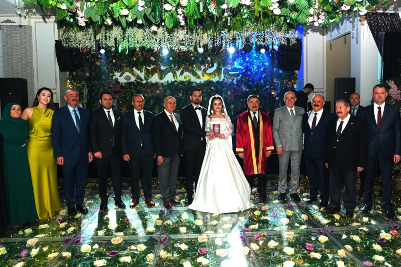 Özdemir ve Yemenoğlu Ailelerinden Ankara'da rüya gibi düğün - Resim: 5