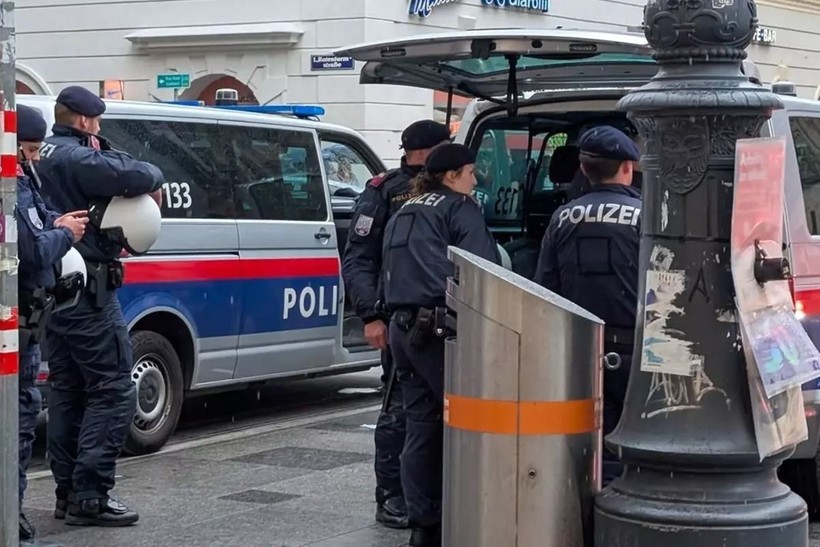 Ortaokula silahlı saldırı çok sayıda ölü var - Resim: 3