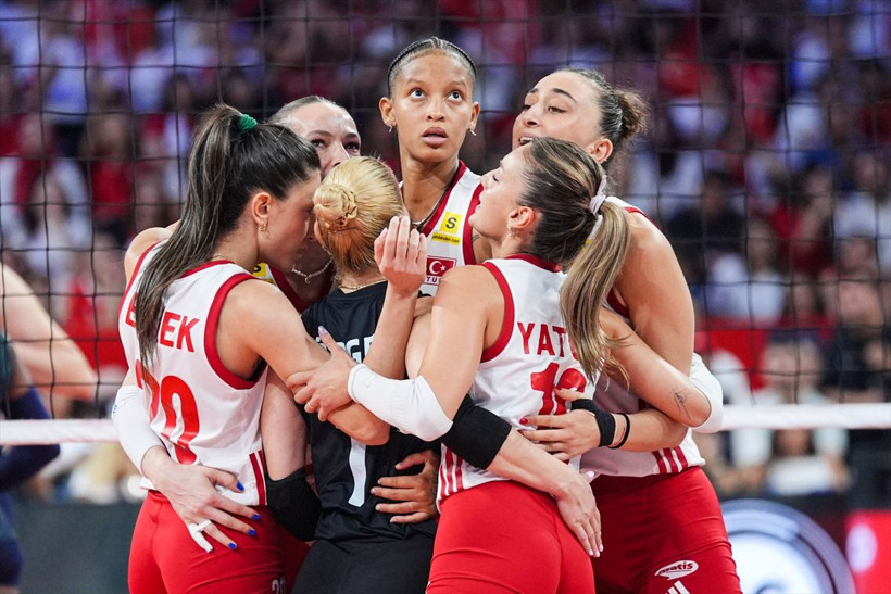 Türkiye-İtalya finalinden unutulmaz kareler! Filenin Sultanları Avrupa’yı bir kez daha fethetti - Resim: 36