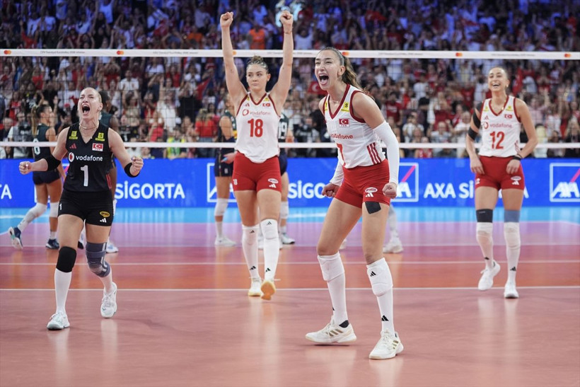 Türkiye-İtalya finalinden unutulmaz kareler! Filenin Sultanları Avrupa’yı bir kez daha fethetti - Resim: 30