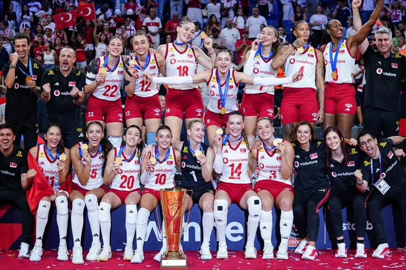 Türkiye-İtalya finalinden unutulmaz kareler! Filenin Sultanları Avrupa’yı bir kez daha fethetti - Resim: 10