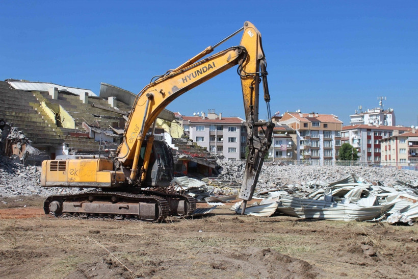 Harabeye dönen Cebeci İnönü Stadı, Millet Bahçesi olacak - Resim: 9
