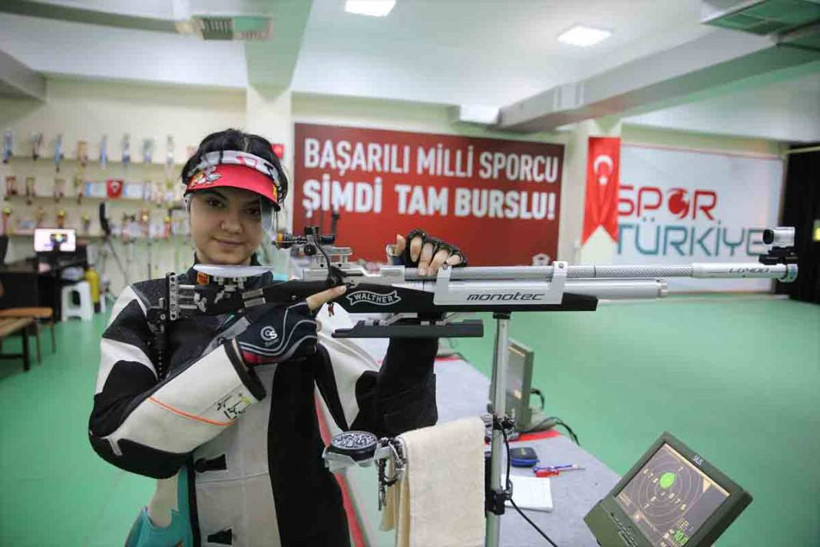 Atıcılıkta 17 Türkiye rekoru sahibi Berfin, dünya şampiyonluğunu hedefliyor - Resim: 7