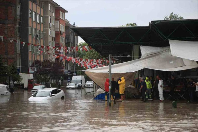 Ankara'da sağanak hayatı felç etti! - Resim: 17