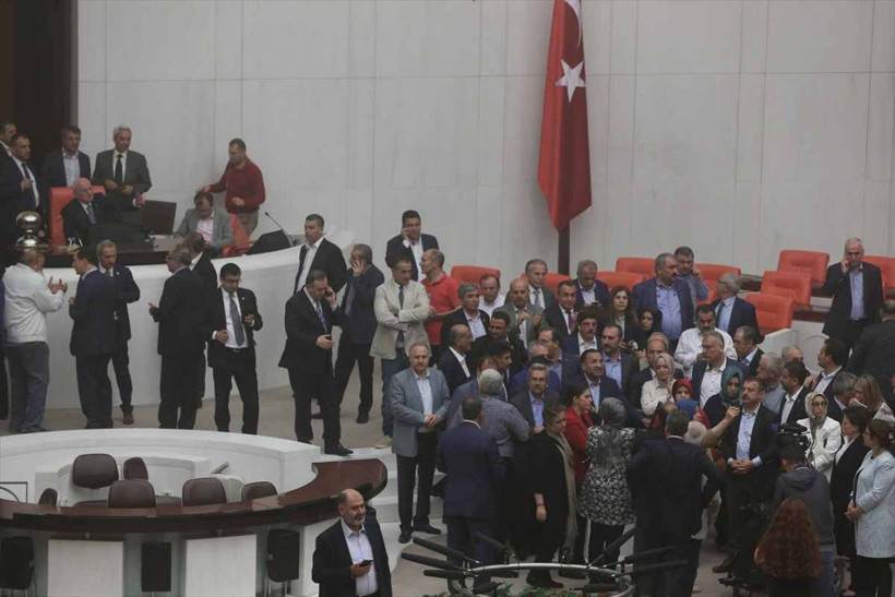 FETÖ'nün darbe girişiminin üzerinden 7 yıl geçti - Resim: 17