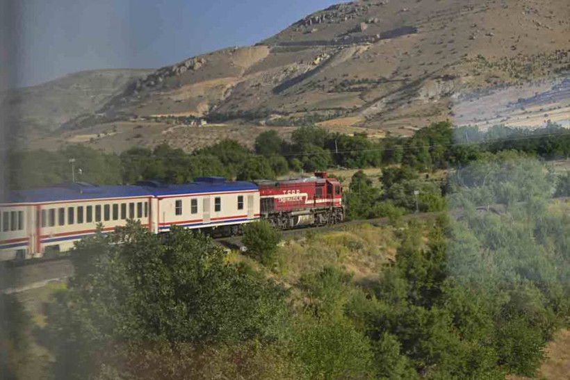 Van Gölü Ekspresi, yolcularına eşsiz manzaralar sunuyor - Resim: 2