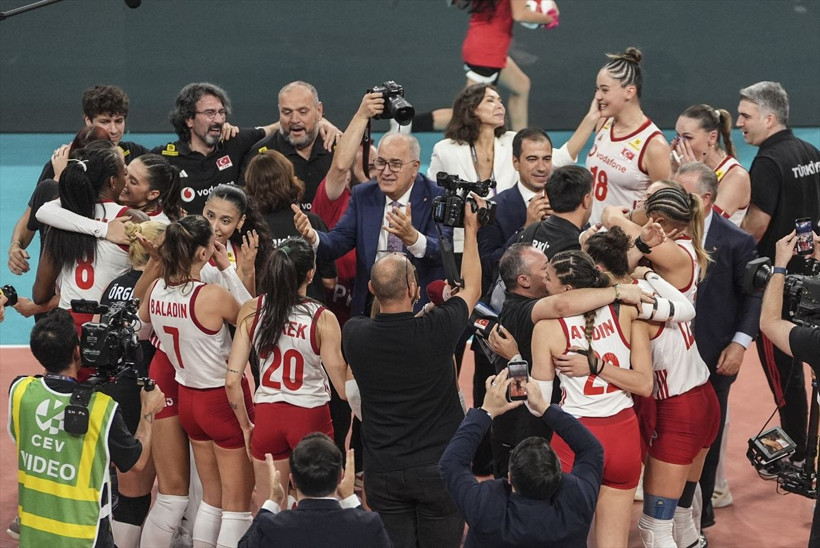Türkiye-İtalya finalinden unutulmaz kareler! Filenin Sultanları Avrupa’yı bir kez daha fethetti - Resim: 23