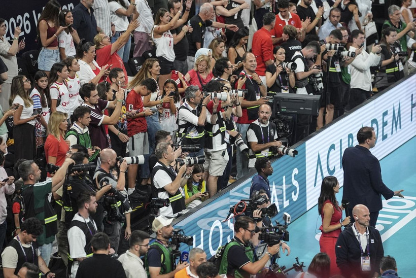 Türkiye-İtalya finalinden unutulmaz kareler! Filenin Sultanları Avrupa’yı bir kez daha fethetti - Resim: 24