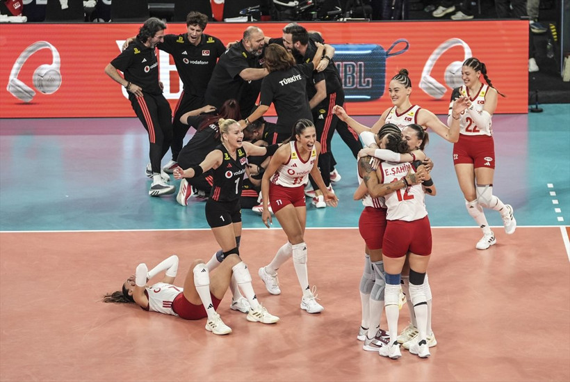 Türkiye-İtalya finalinden unutulmaz kareler! Filenin Sultanları Avrupa’yı bir kez daha fethetti - Resim: 22