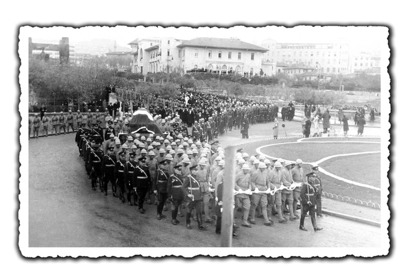 10 Kasım'ın 'unutulmaz' fotoğrafları - Resim: 23