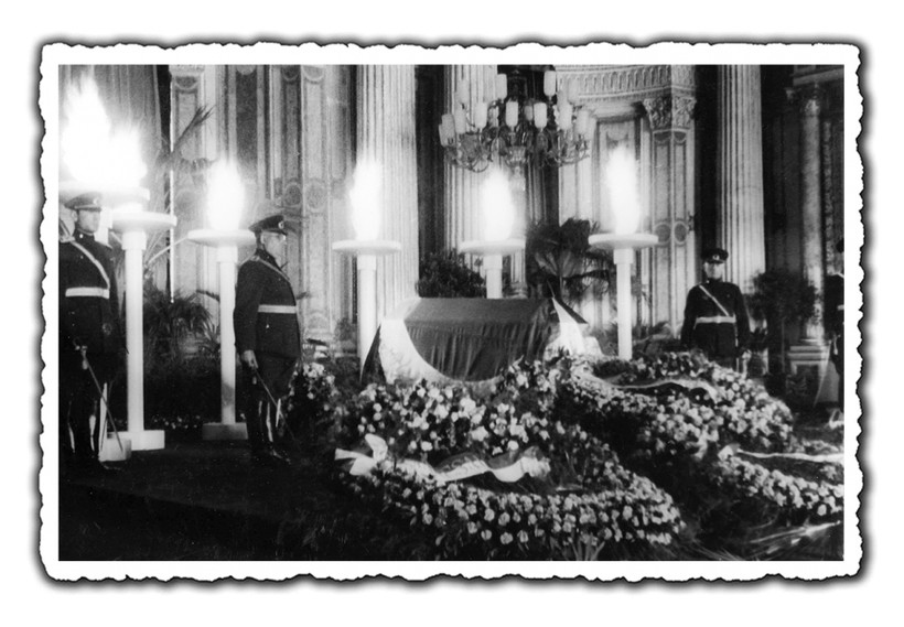 10 Kasım'ın 'unutulmaz' fotoğrafları - Resim: 1