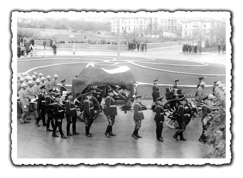 10 Kasım'ın 'unutulmaz' fotoğrafları - Resim: 24