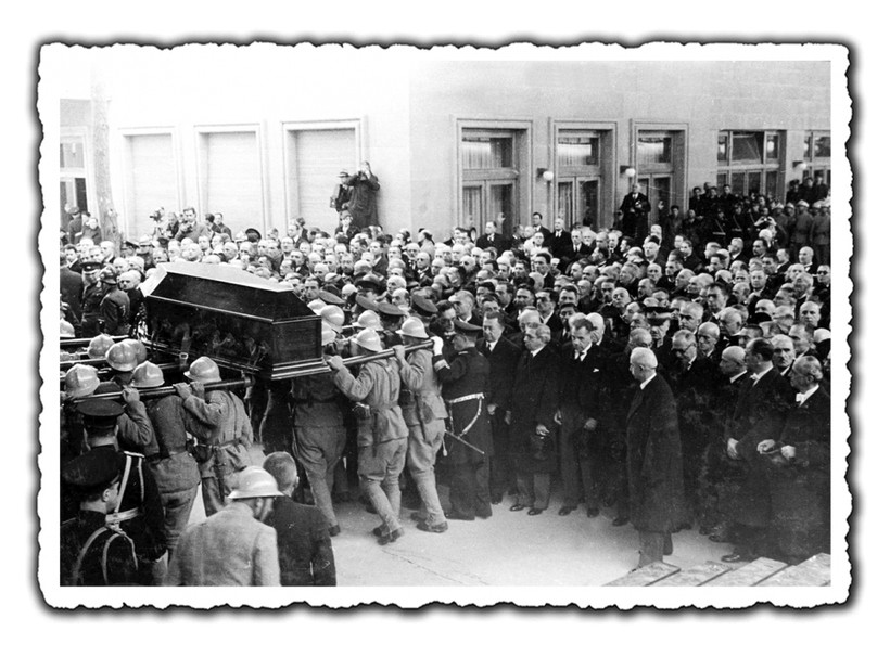 10 Kasım'ın 'unutulmaz' fotoğrafları - Resim: 16