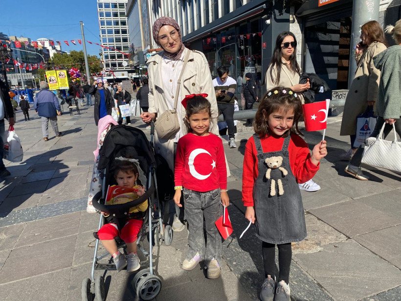 Ankara sokaklarında Cumhuriyet rüzgarı! 102. yıl kutlamalarından renkli kareler - Resim: 18