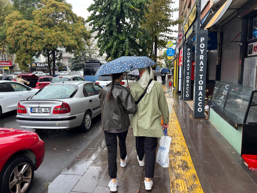 Ankara'da yağmur, trafik ve koşuşturma aynı karede - Resim: 6