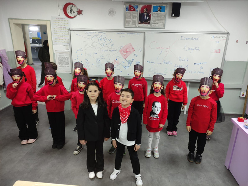 Ankara sokaklarında Cumhuriyet rüzgarı! 102. yıl kutlamalarından renkli kareler - Resim: 15